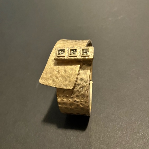 Lia Sophia That’s A Wrap bracelet. - Picture 1 of 3